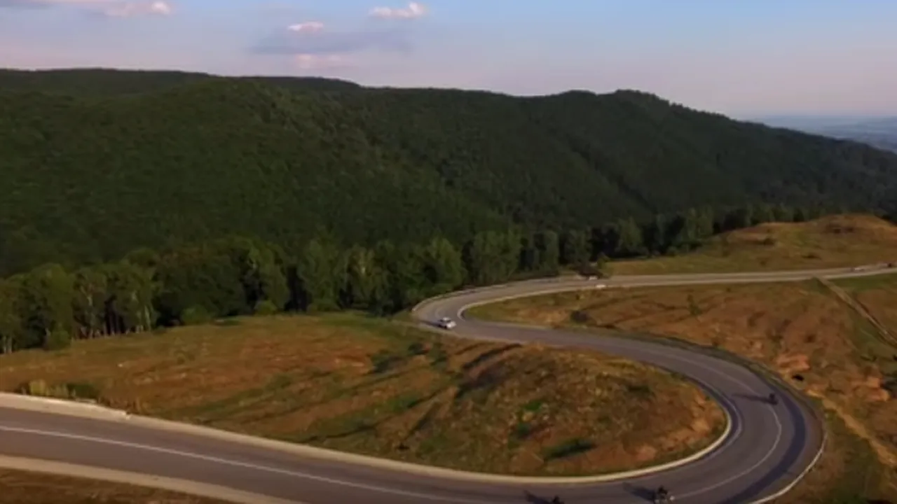 Transalpina a fost redeschisă circulației rutiere pe sectorul Rânca - Obârșia Lotrului 