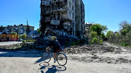 Ziua 438 de război: Zeci de ucraineni de la Azovstal au fost eliberaţi de ruşi. Ucraina ar putea fi în pericol de catastrofă nucleară