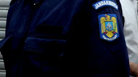 Un jandarm al unității Pază ambasade, prins în Parcul Plumbuita în timp ce-și bătea joc de o fetiță de 12 ani. Jandarmul a fost concediat