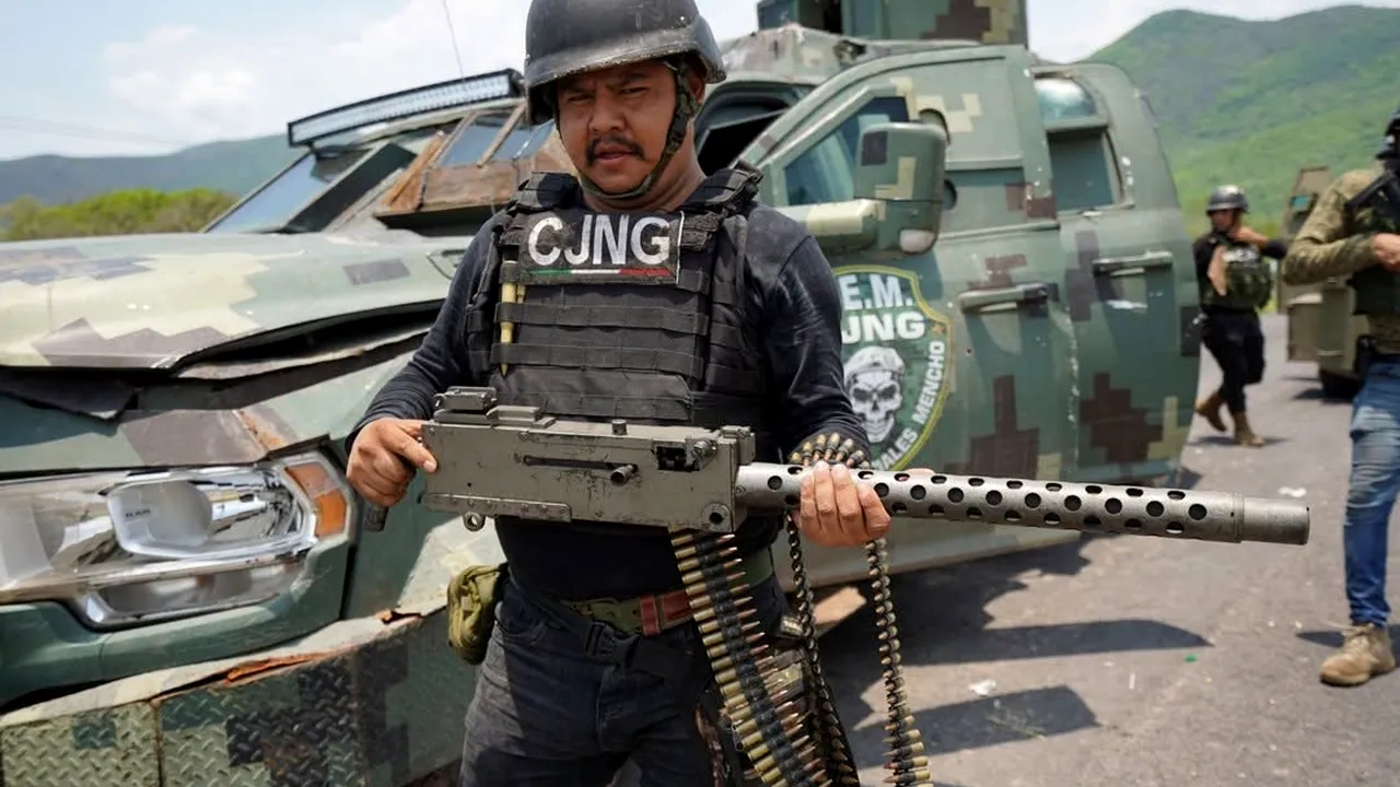 Raidul care l-a ucis pe „El Mencho”: Cartelul de droguri CJNG este mai bine înarmat decât poliția mexicană