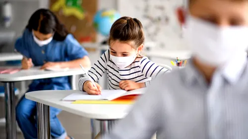 ALDE solicită redeschiderea școlilor. “Guvernul a instituit o falsă stare de urgență. Nu distrugeți viitorul copiilor noști!”