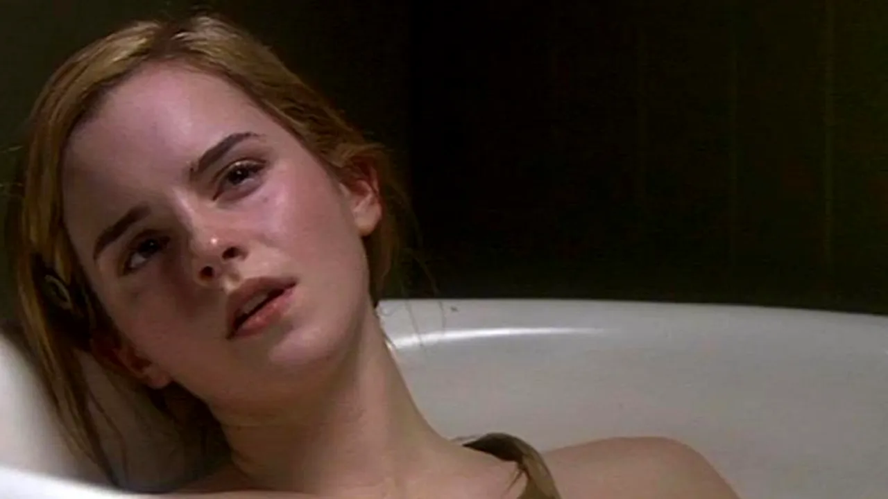 Emma Watson, fotografiată cu un bichon roz. Cum explică actrița din Harry Potter neobișnuita culoare a câinelui