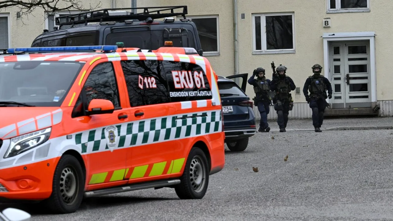 Atac armat la o școală în Finlanda