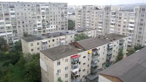 Descoperire macabră pe acoperișul unui bloc din Iași