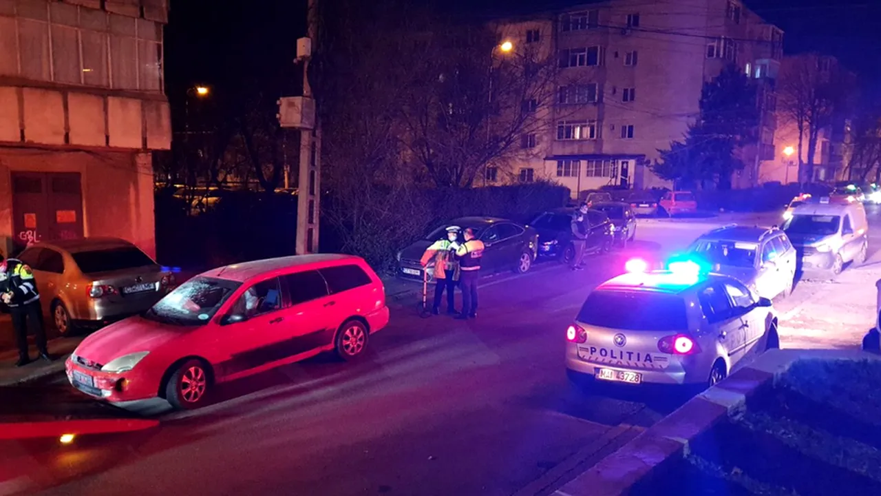 Un bărbat din Constanța, care nu avea permis auto și conducea o mașină cu numere false, a lovit 10 autoturisme parcate