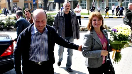 MESAJE DE FLORII. Ce le urează Traian Băsescu sărbătoriților