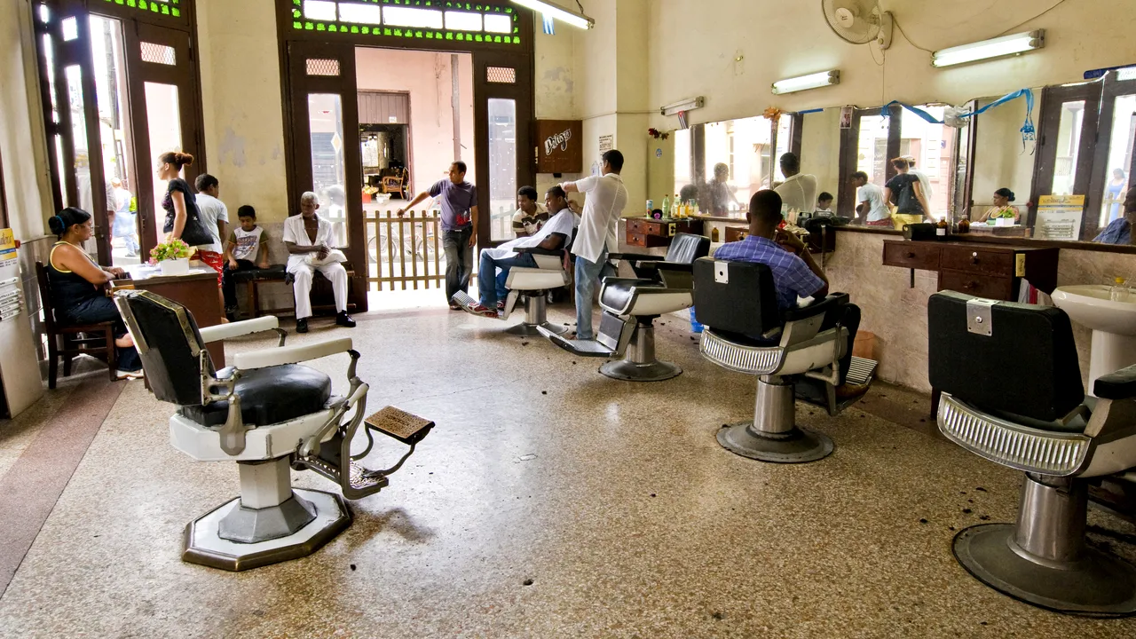 Alerta Colegiului Medicilor din Suceava: Terapia VAMPIR sau MĂRIRE de buze. Intervenții estetice la COAFOR