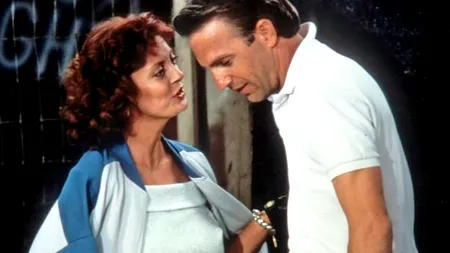 Femeie din Marea Britanie, PĂCĂLITĂ de „Kevin Costner”. Cum a ajuns să piardă o sumă importantă: „Sunt șomeră și am rămas fără bani...”