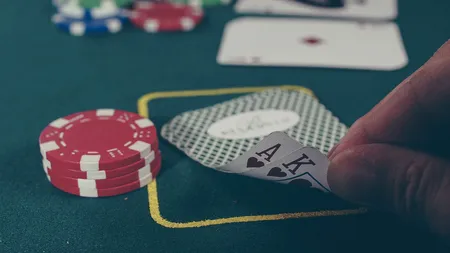 Un robot a învins jucători profesioniști într-o partidă de poker
