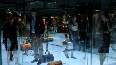 Vuitton, Gucci și Omega riscă OBOSEALA BRANDURILOR, odată cu maturizarea pieței chineze
