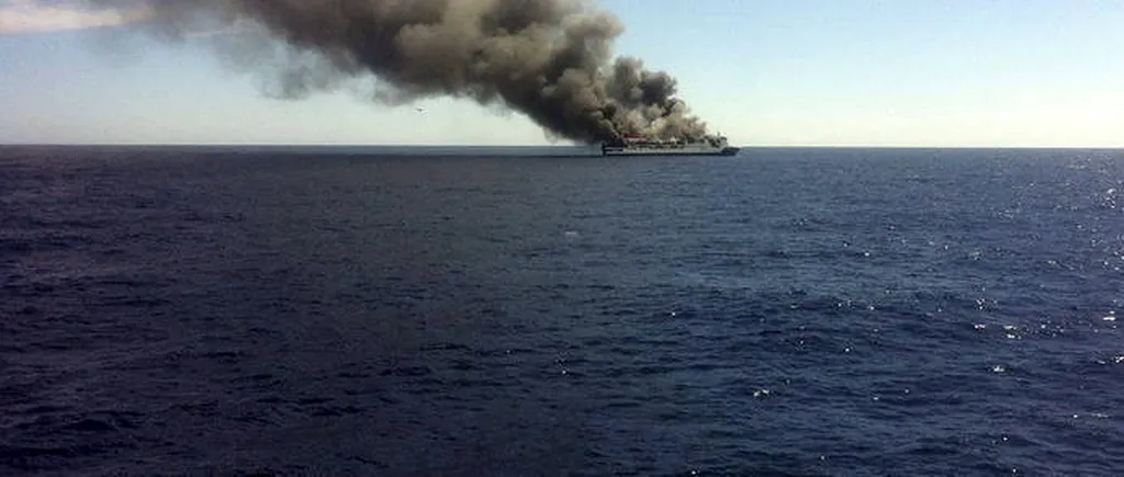 Cel puțin 23 de morți, după ce un feribot a luat foc