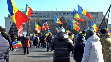 Dosar penal şi amenzi de 10.000 de lei, după manifestația pro-Georgescu din Piaţa Victoriei