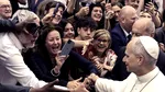 Papa Leon îndeamnă jurnaliștii să fie promotori ai „PĂCII” /Gestionarea sistemelor de inteligență artificială necesită „responsabilitate”