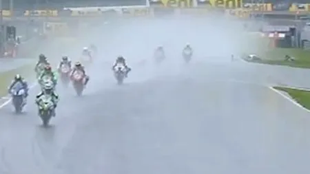 Motociclistul Andrea Antonelli a murit în urma unui accident ÎNFIORĂTOR suferit la cursa Supersport de la Moscova. VIDEO