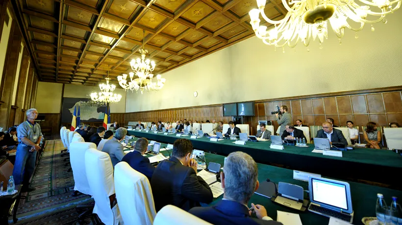 Toți miniștrii care au participat la ședința CSAT au venit la Guvern pentru discuții cu Ponta