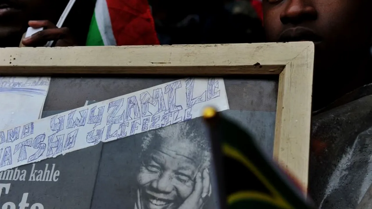 O statuie gigantică a lui Nelson Mandela a fost inaugurată la sediul președinției sud-africane