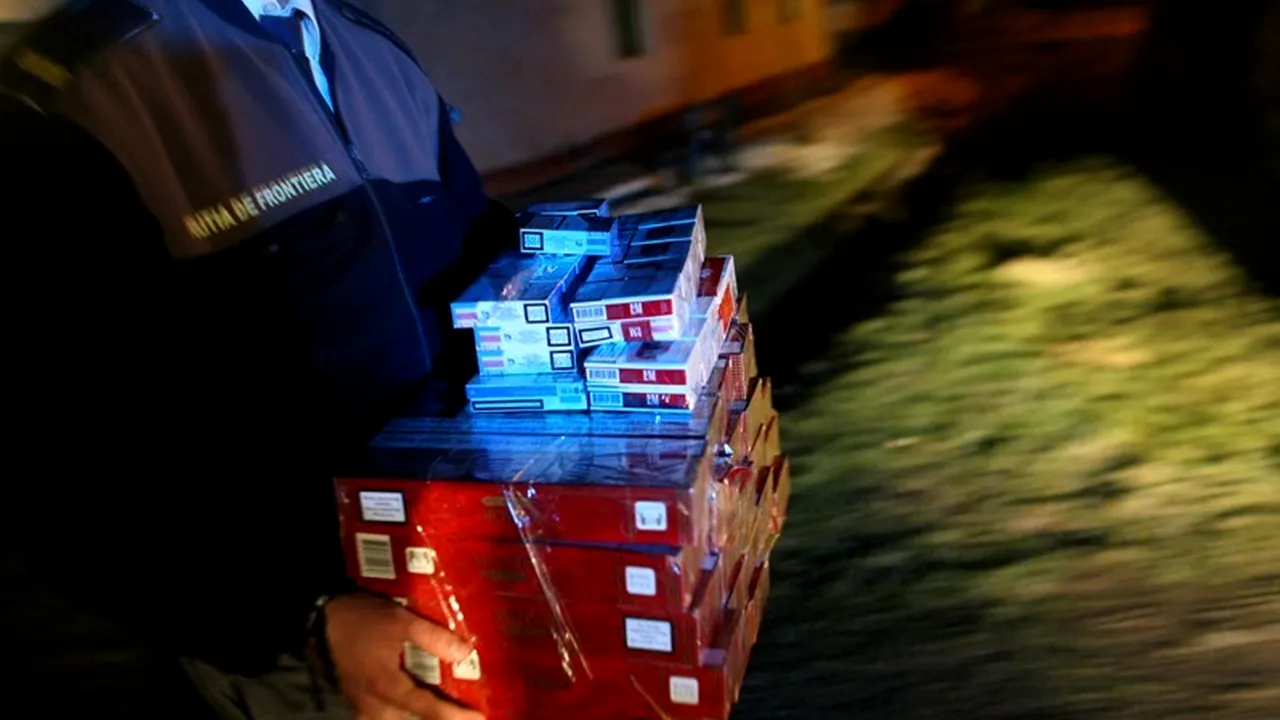 CONTRABANDĂ CU ȚIGĂRI DIN REPUBLICA MOLDOVA. Marfa era parașutată dintr-un aparat de zbor lângă Prut
