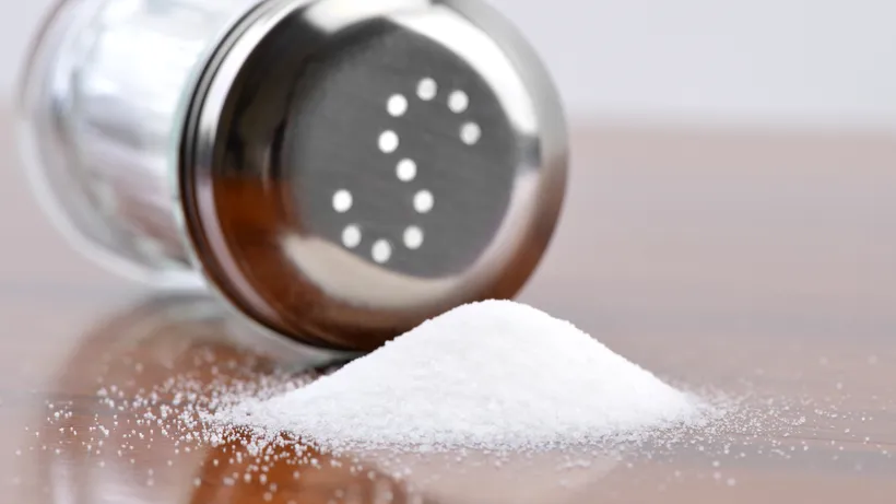 Pericolul ascuns în consumul ridicat de sare. Conduce la apariția uneia dintre cele mai temute boli ale ultimilor ani
