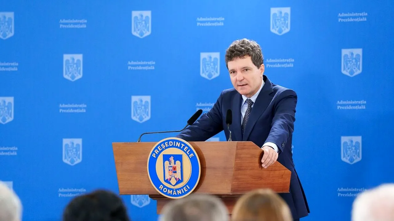 Nicușor Dan participă la 