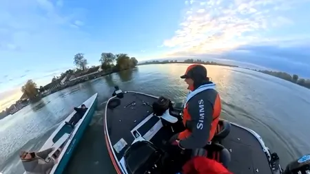 Accident naval în Delta Dunării. Momentul în care două bărci se ciocnesc, surprins pe cameră