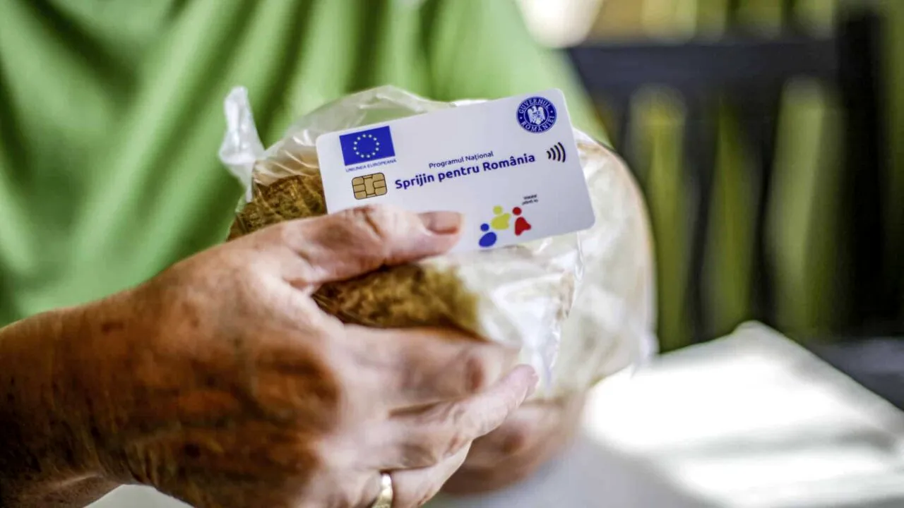 Cardurile sociale, ÎNCĂRCATE înainte de Paşte. Ministrul Boloș: „Românii din medii vulnerabile primesc 1.400 de lei”