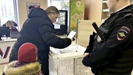 O femeie din Rusia a fost condamnată la închisoare după ce a scris ”Nu războiului” pe buletinul de vot