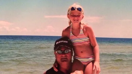 Tatăl ei a murit în urmă cu cinci ani, însă continuă să primească flori de la el de fiecare zi de naștere