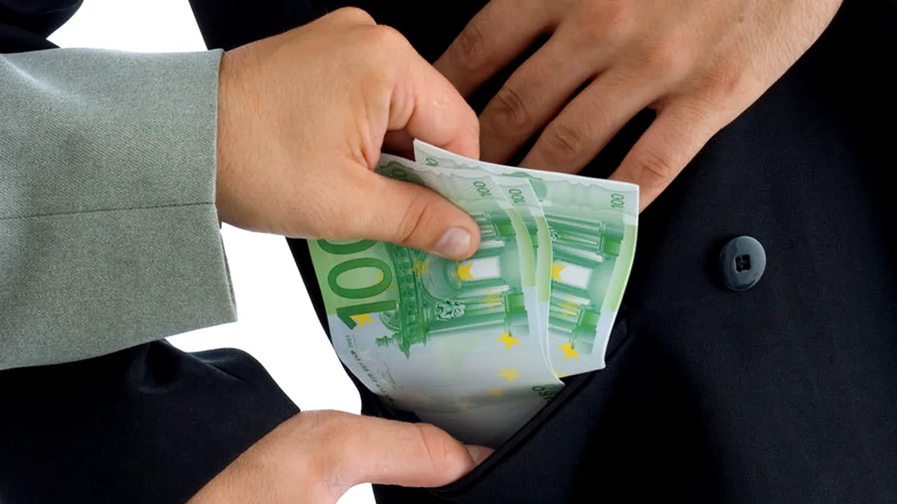 Cum vor să atragă Ungaria și Slovacia investitorii. Prima măsură pe care au impus-o