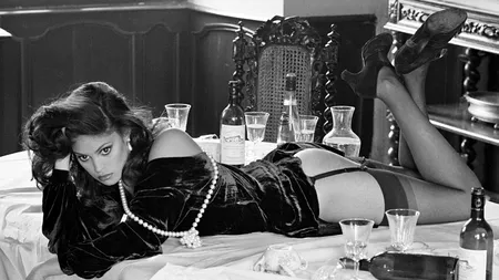 GALERIE FOTO. O colecție de nuduri a unui fost fotograf al casei regale britanice, afișată într-o expoziție la Londra