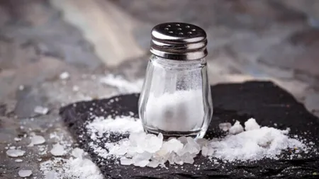 De ce e bine să pui orez în solniță. Nu e o SUPERSTIȚIE a românilor, este un truc super util