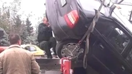 Nu i-a dat Dumnezeu noroc. Ce a pățit mașina unui preot care se afla la slujba de Sfânta Parascheva. GALERIE FOTO