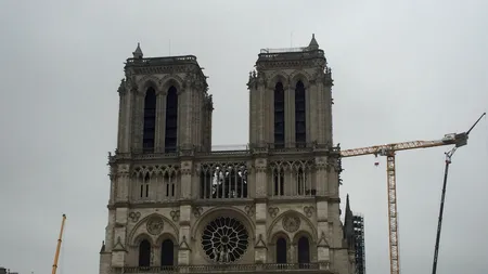 Lucrările de reconstrucție a catedralei Notre-Dame din Paris au început