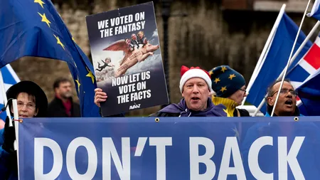 Va fi OPRIT Brexit sau SE VA RETRAGE Mark Zuckerberg de la conducerea FACEBOOK? PREDICȚIILE Financial Times pentru 2019