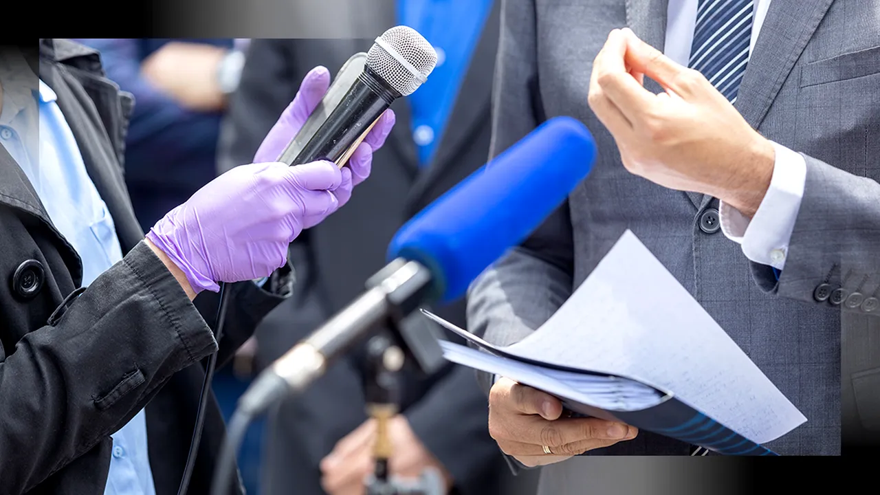 Jurnalist concediat pentru că a pus o întrebare nepotrivită. L-a scos din sărite pe ministrul de Interne