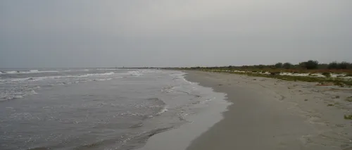 O celebră plajă din România, deschisă înainte de 1900, riscă să rămână fără nicio amenajare pentru turiști