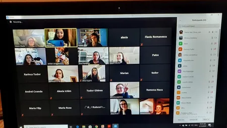 EXCLUSIV. Cum se desfășoară orele online în România. Profa de română care ține lecțiile la distanță: „Ne-au surprins foarte plăcut. Elevii sunt încântați”