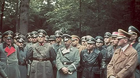 FOTO: Fotografii color cu Adolf Hitler, publicate în premieră