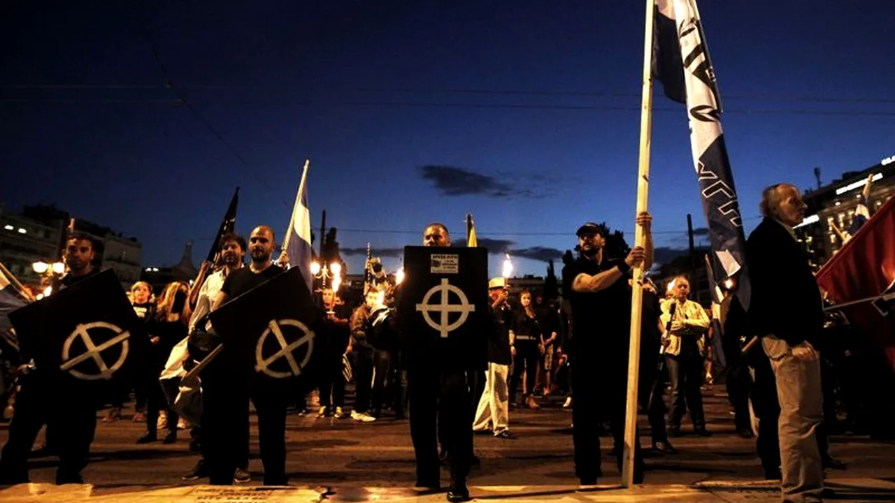 Document: Partidul neonazist din Grecia este organizat după dogma Fuehrer-ului. Membrii Zorilor Aurii ar fi racolat tineri pentru a-i învăța arte marțiale