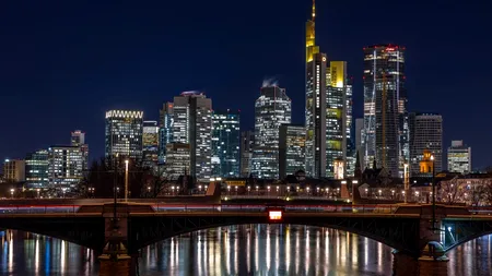 BCE avertizează asupra riscurilor FINANCIARE generate de calamități /UE trebuie să avanseze integrarea bancară