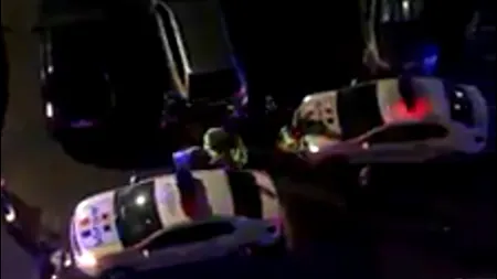 INCIDENTE. Un bărbat băut care a ieșit din casă în noaptea de Înviere, a semănat panică pe străzile din București! A fost nevoie de cinci echipaje de Poliție ca să-l oprească din drum