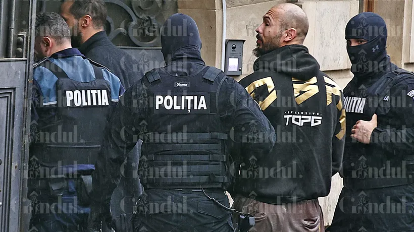 Primele imagini cu Andrew si Tristan Tate aduși ÎNCĂTUȘAȚI la Curtea de Apel București / Judecătorii urmează să decidă dacă vor fi arestați preventiv