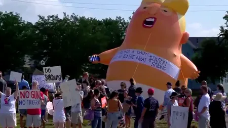 Trump, huiduit de manifestanți. Liderul de la Casa Albă a fost întâmpinat cu proteste la sosirea în Ohio, din cauza retoricii sale războinice - VIDEO
