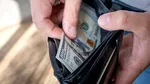 Câți bani cash trebuie să păstrezi în casă pentru urgențe, potrivit experților în finanțe