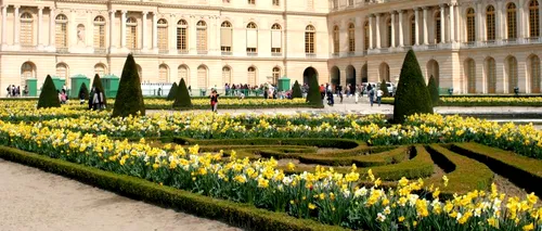 Castelul Versailles ar putea găzdui un hotel de lux într-una dintre clădirile sale