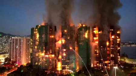 BILANȚUL incendiului din Hong Kong urcă la 128 de morți. Încă opt persoane au fost arestate. Ce despăgubiri vor primi familiile victimelor