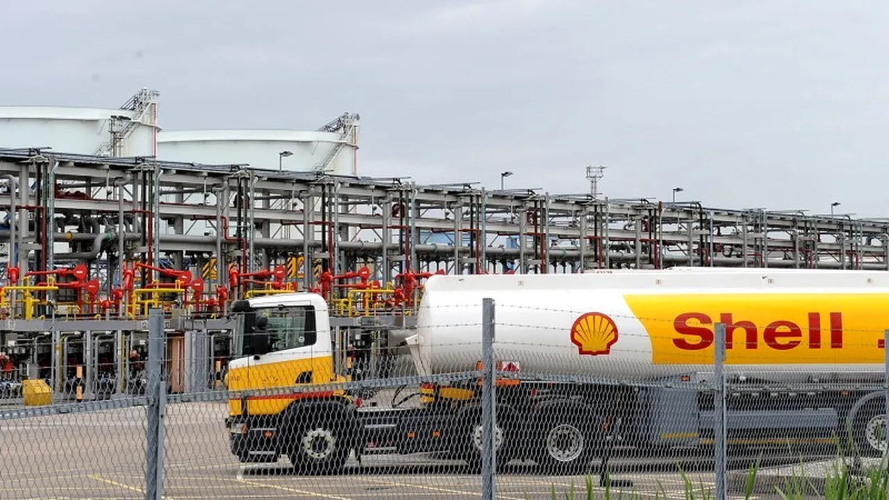 Royal Dutch Shell trimite acasă mii de angajați. 