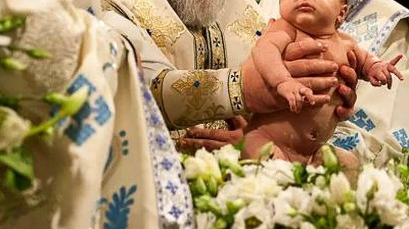 Adeverință de la medic, cerută pentru botezul copiilor: ”Când credeam că le-am văzut pe toate”. Reacția Patriarhiei Române