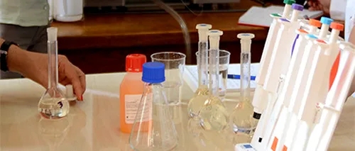 Cercetătorii UPB au creat un dezinfectant inovator. Mihnea Costoiu: Poate fi produs rapid în cantităţi mari şi are impact redus asupra mediului