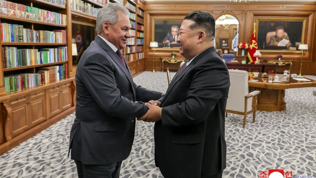 Kim Jong-Un acordă „sprijin necondiționat” Rusiei în RĂZBOIUL din Ucraina/ Phenianul devine unul dintre principalii aliați ai Moscovei