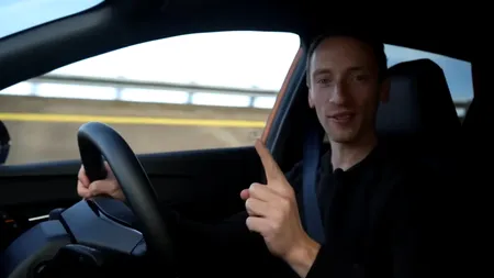 Top 12. Experții de la „What Car?” au condus 12 mașini electrice până la „epuizare”. Ce marcă a ocupat locul I + Producătorul auto de la „coadă”